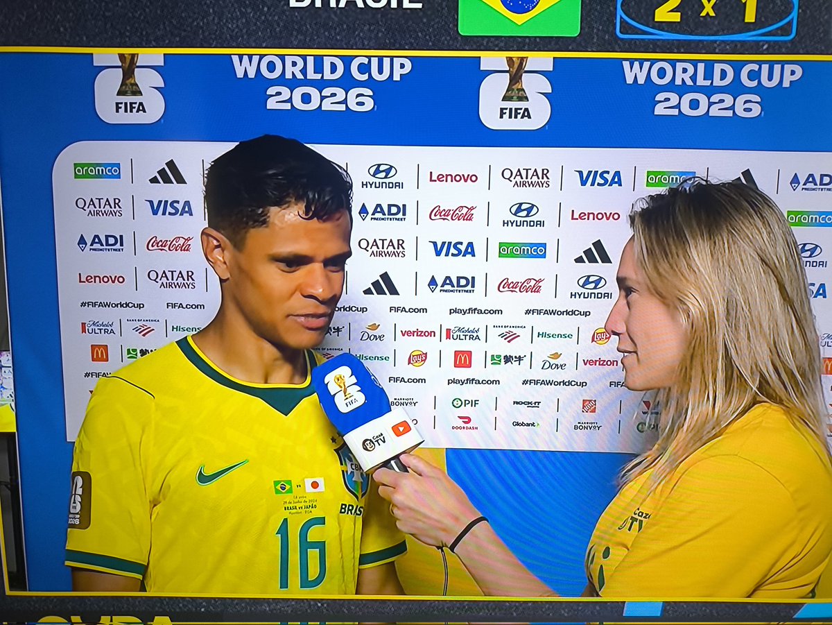 jujus0420's tweet photo. O Jogo foi tão difícil hoje , que até o cabelo do Douglas Santos ficou bagunçado nesse jogo kkkk
#BRAxJAP https://t.co/wIpGsvi4h1