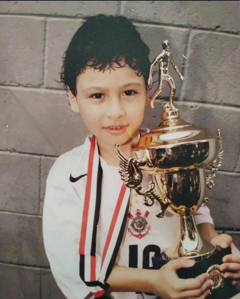 sisyz_'s tweet photo. temos que falae sobre o corinthians carregando a seleçao https://t.co/24yBkI0K4Q