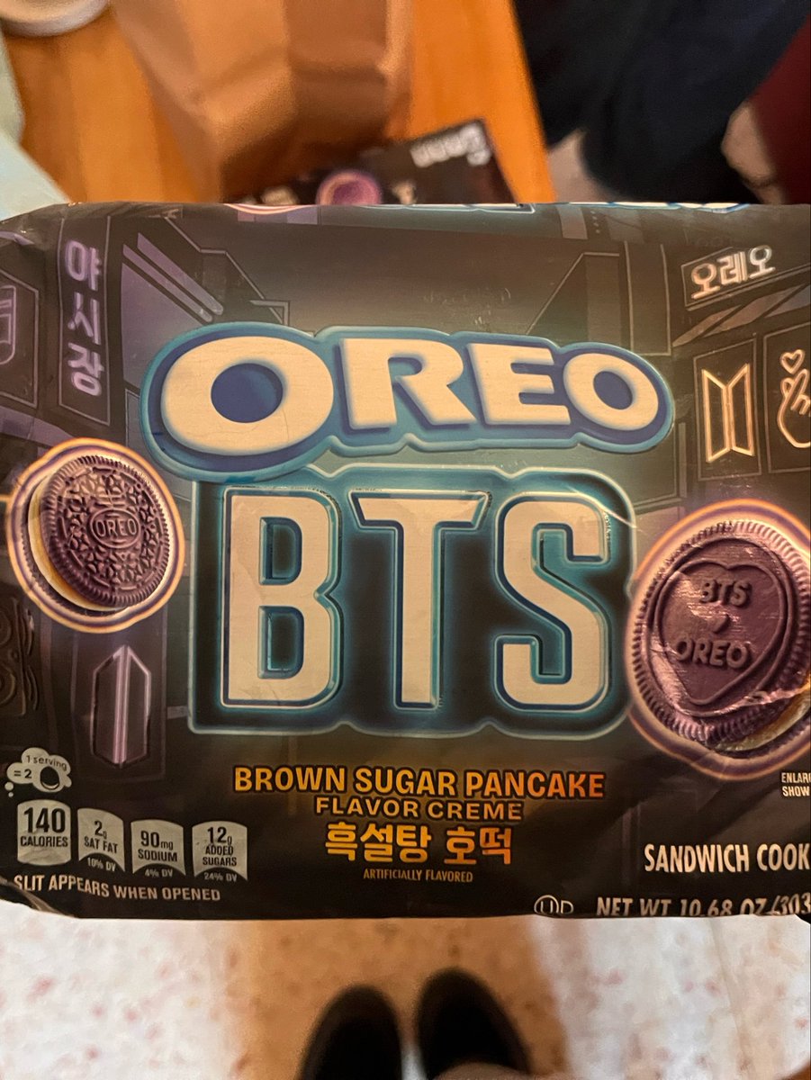 paratedemanos_'s tweet photo. SON ASQUEROSAS PERO TENGO ALGO DE BTS ORIGINAL!!!! https://t.co/p3BKrSHlT6