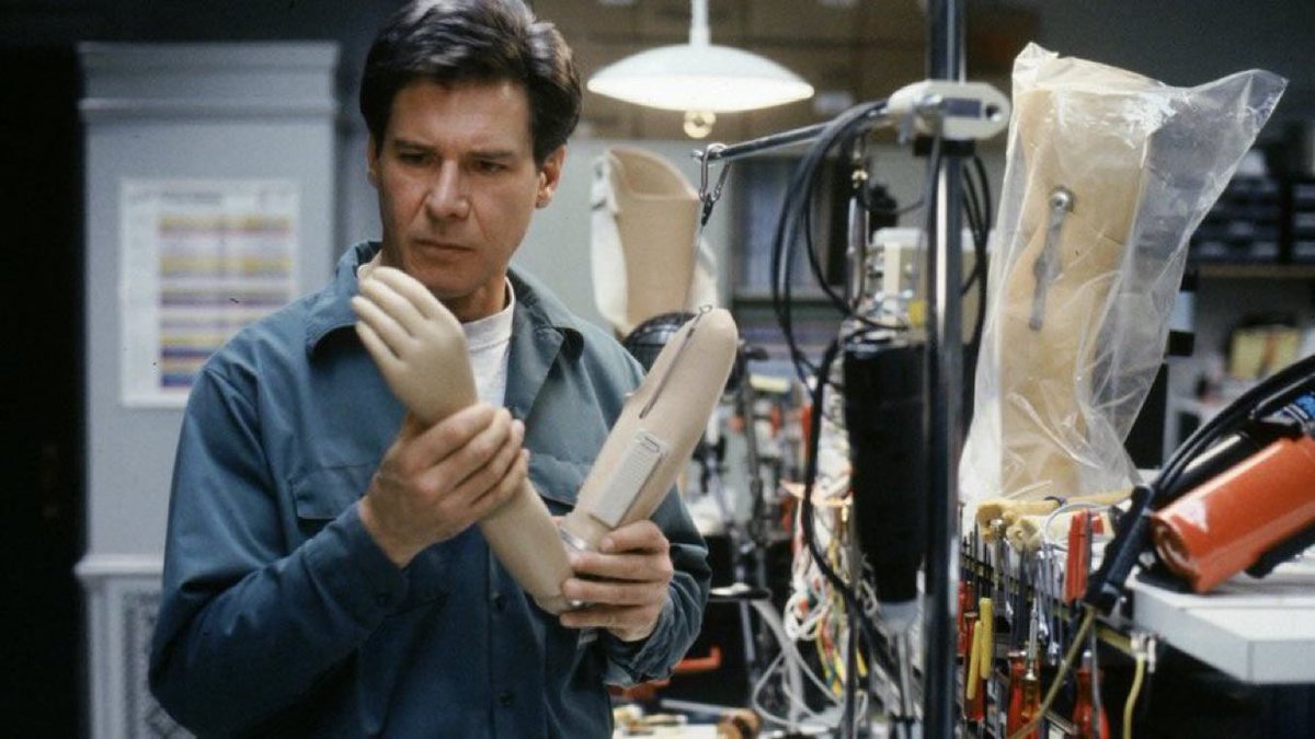 For_Film_Fans's tweet photo. THE FUGITIVE (1993) https://t.co/QvRkMlcVfT