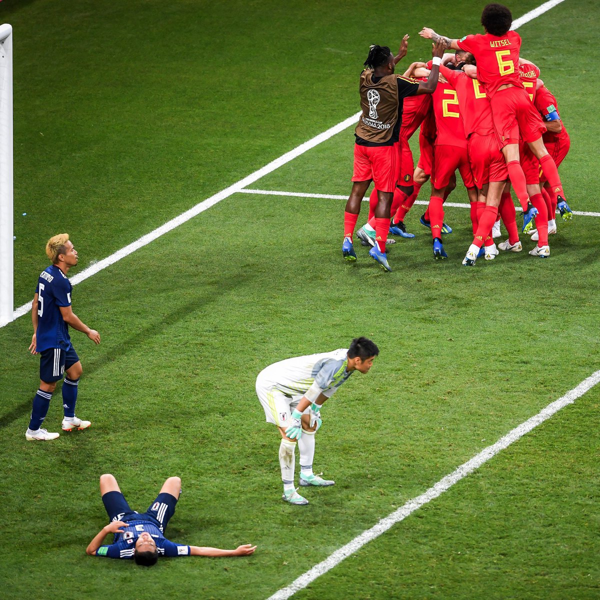 AlexDorgo24's tweet photo. El fútbol le debe una a Japón y estoy seguro de que los veremos cada vez más arriba.

Una selección tácticamente tan interesante, con una evolución tan marcada y unos ideales tan diferentes como ambiciosos se merece estar presente siempre.

Nunca han pasado de octavos en una Copa del Mundo. Pero tranquilos porque tardarán poco en romper esta maldición.

👏🏻🇯🇵