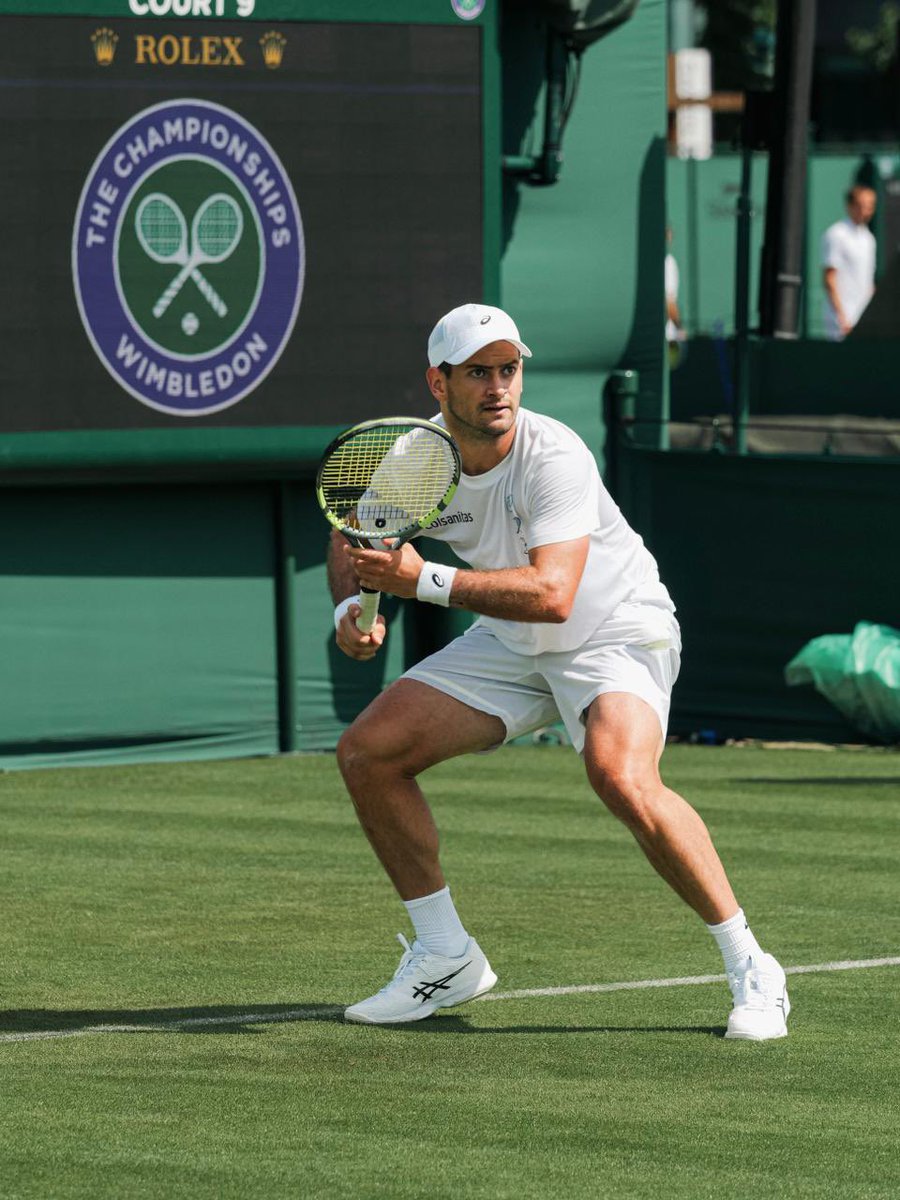 andresvarperaza's tweet photo. GANÓ EN WIMBLEDON 💪🏻

Nicolás Mejía (165º) acaba de vencer a Dani Vallejo (72º) por 4-6, 6-4, 7-5, 7-6(2) y está en la segunda ronda. 

El colombiano enfrentará en segunda ronda a Michael Zheng (144º), que superó en su debut a Cameron Norrie (29°)

#Wimbledon https://t.co/kMeDQxp2VY