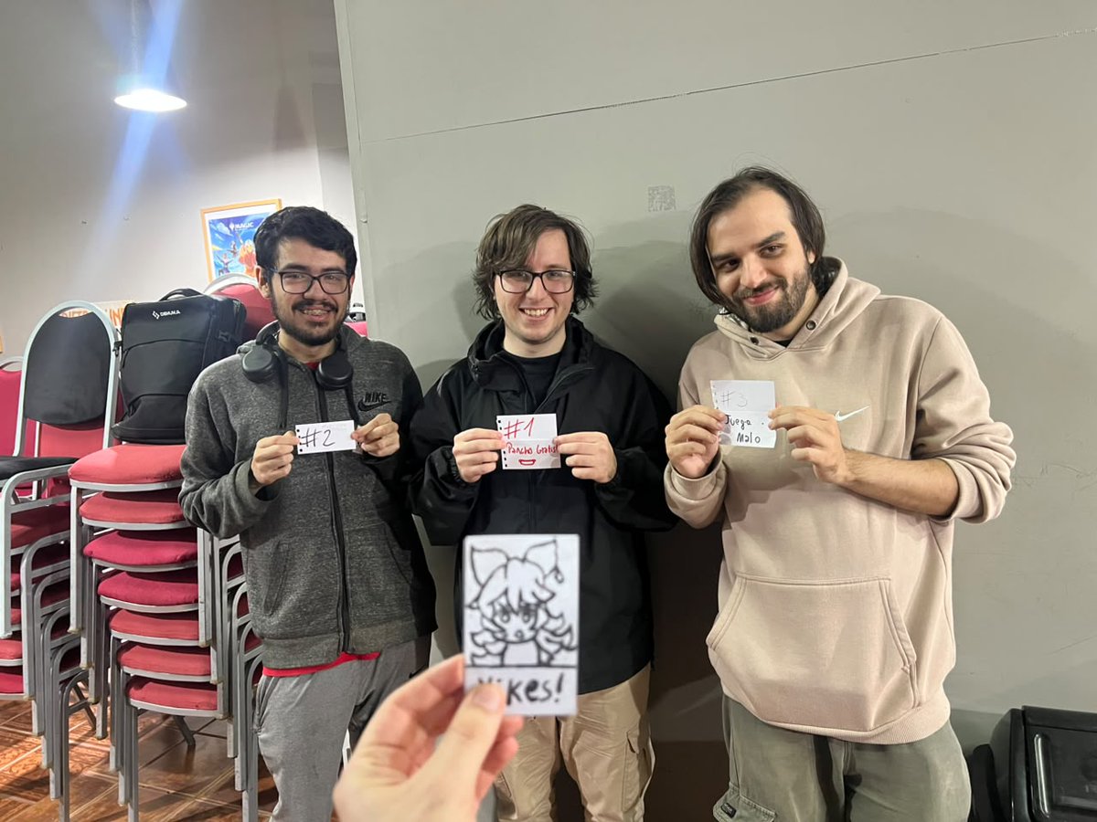 CapuletoCat's tweet photo. Primera edicion de croto blue! Torneo improvisado presencial donde los guerreros mas fuertes se matan en una carniceria letal por un pancho

🥇: @Milanesa_gmng
🥈: @shinkkuhato
🥉: Soy ese
4: @Voltzu_27
5 / 6: @LoofPascut / Sebastian
7 / 8: @justskyisfine / @brainlessangler https://t.co/nnNcZVqhtj