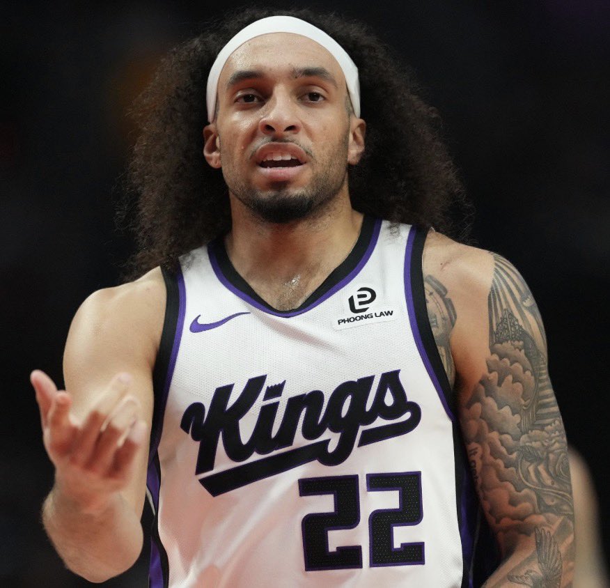 SleeperHawks's tweet photo. BREAKING: The Sacramento Kings are trading guard Devin Carter and a future second-round pick to the Atlanta Hawks per @ShamsCharania 

The guard will add floor spacing to the Hawks roster https://t.co/xVqlLxGHNq