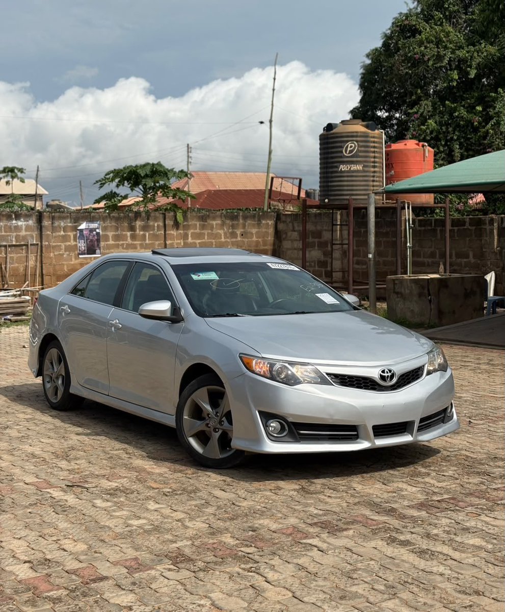 Meeky_Autos's tweet photo. Toks 🇺🇸 2014 Toyota Camry SE 
• V6 engine 
• Keyless entry
• Thumbstart 
• Open roof 
• BSM 
• Leather seats 
• Navigation screw x reverse camera 📸 
• And lots more…

Price🏷️: 15.8M
📍Ogbomosho 

Please rt 🙏 https://t.co/5JXynwmczY