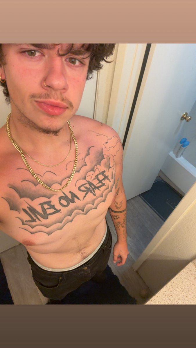 user061526's tweet photo. Who tryna spend some money #whiteboy #tattoos #dfw #dallas #garland https://t.co/YkzGpItpeD