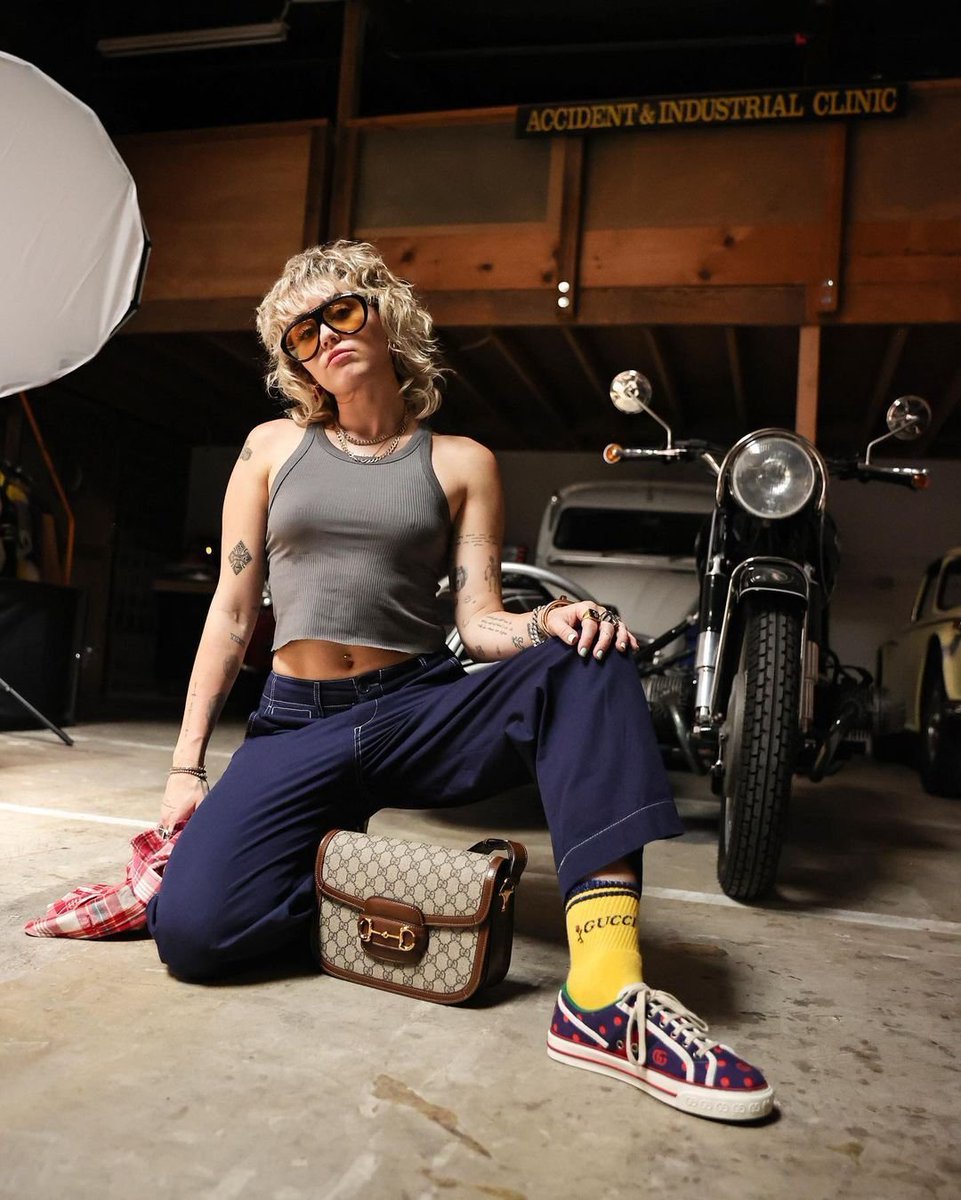 malexmiley's tweet photo. No one will ever convince me that Miley's mullet era wasn't one of her coolest eras. https://t.co/Wb9oq6B5x2