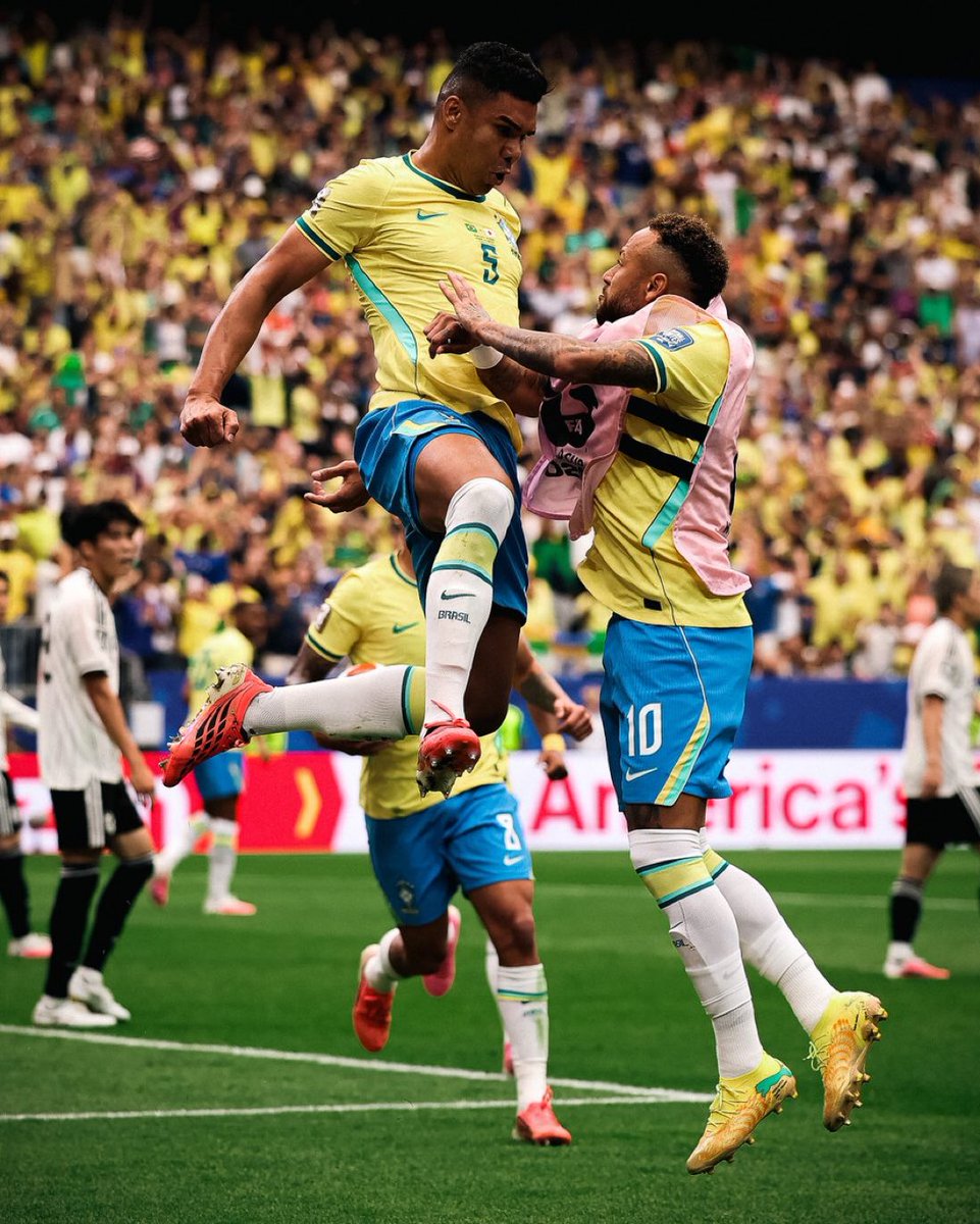 1SMi_'s tweet photo. 🚨🚨🚨🚨 تــــاريـخــي وللـتاريـــخ 🚨🚨🚨🚨

منتخب البرازيل يحقق ثلاث انتصارات متتالية في كأس العالم للمرة الاولى منذ يونيو 2006م 🇧🇷🤯 https://t.co/EhKY1NelGB
