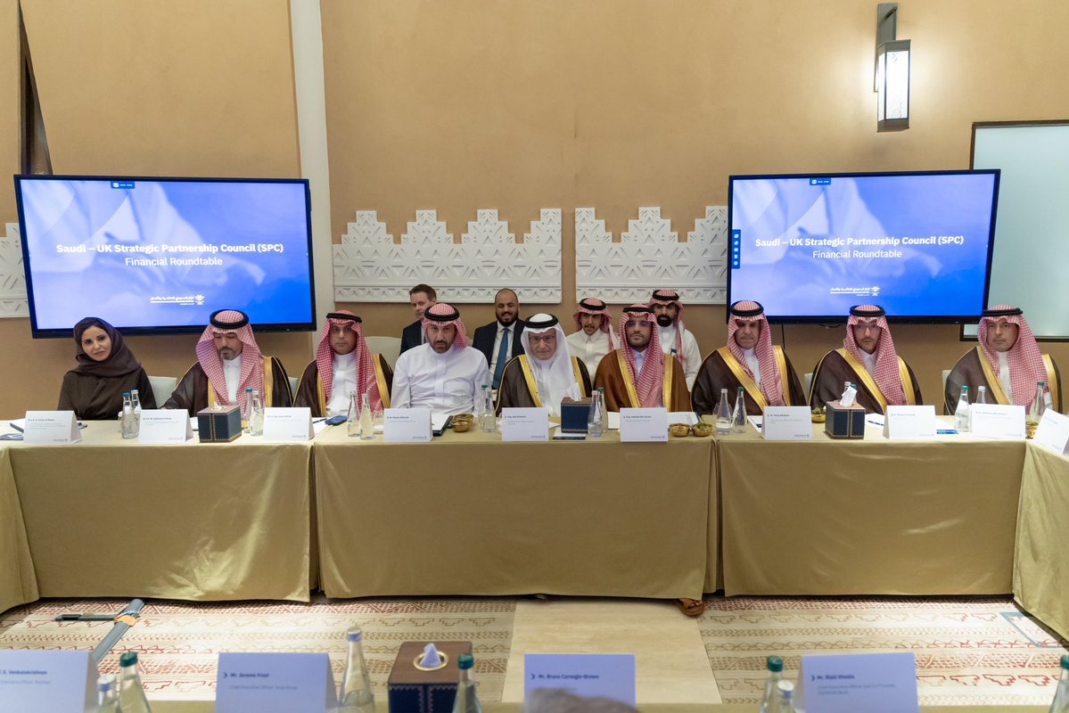 malkassabi's tweet photo. عقدنا اليوم بمشاركة أخي معالي وزير الاستثمار الأستاذ فهد آل سيف، لقاء طاولة مستديرة مع سعادة المستشار الخاص لشؤون الأعمال والاستثمار لرئيس الوزراء البريطاني السيد فارون تشاندرا، ونخبة من قيادات القطاعين الحكومي والخاص في البلدين، ضمن أعمال مجلس الشراكة الإستراتيجي السعودي – البريطاني؛ لتعزيز فرص التعاون، وبحث سبل دعم الصادرات، والربط بين الأسواق المالية في البلدين.