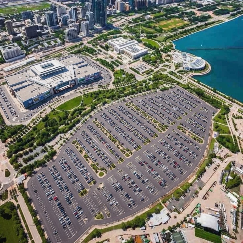 bankertobuilder's tweet photo. The Chicago Bears only play 8 games a year at their stadium 

But a beautiful mall with plenty of parking would be used every single day 

This is an easy trade for chicago https://t.co/gWuGI9mNQI
