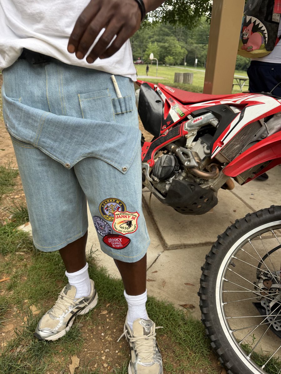 hellabandz_zel's tweet photo. Janky Jorts https://t.co/BOGzmh89YE