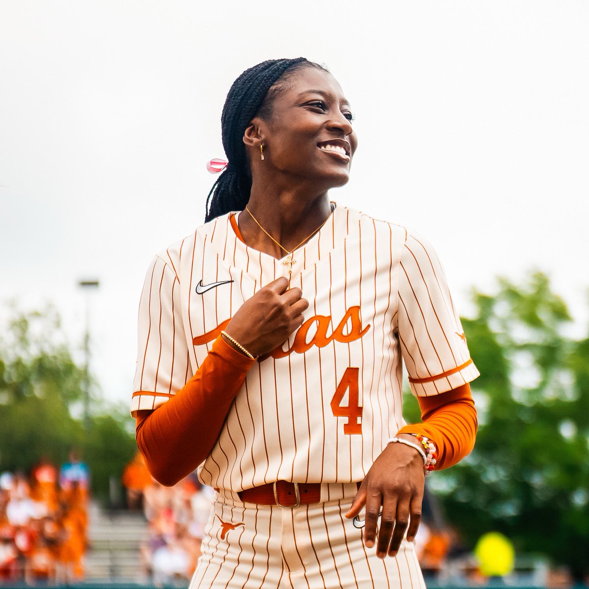 TexasSoftball's tweet photo. happy (belated) birthday, @AdayahWallace 🤘🫶

#HookEm https://t.co/6hOBvDHdOq