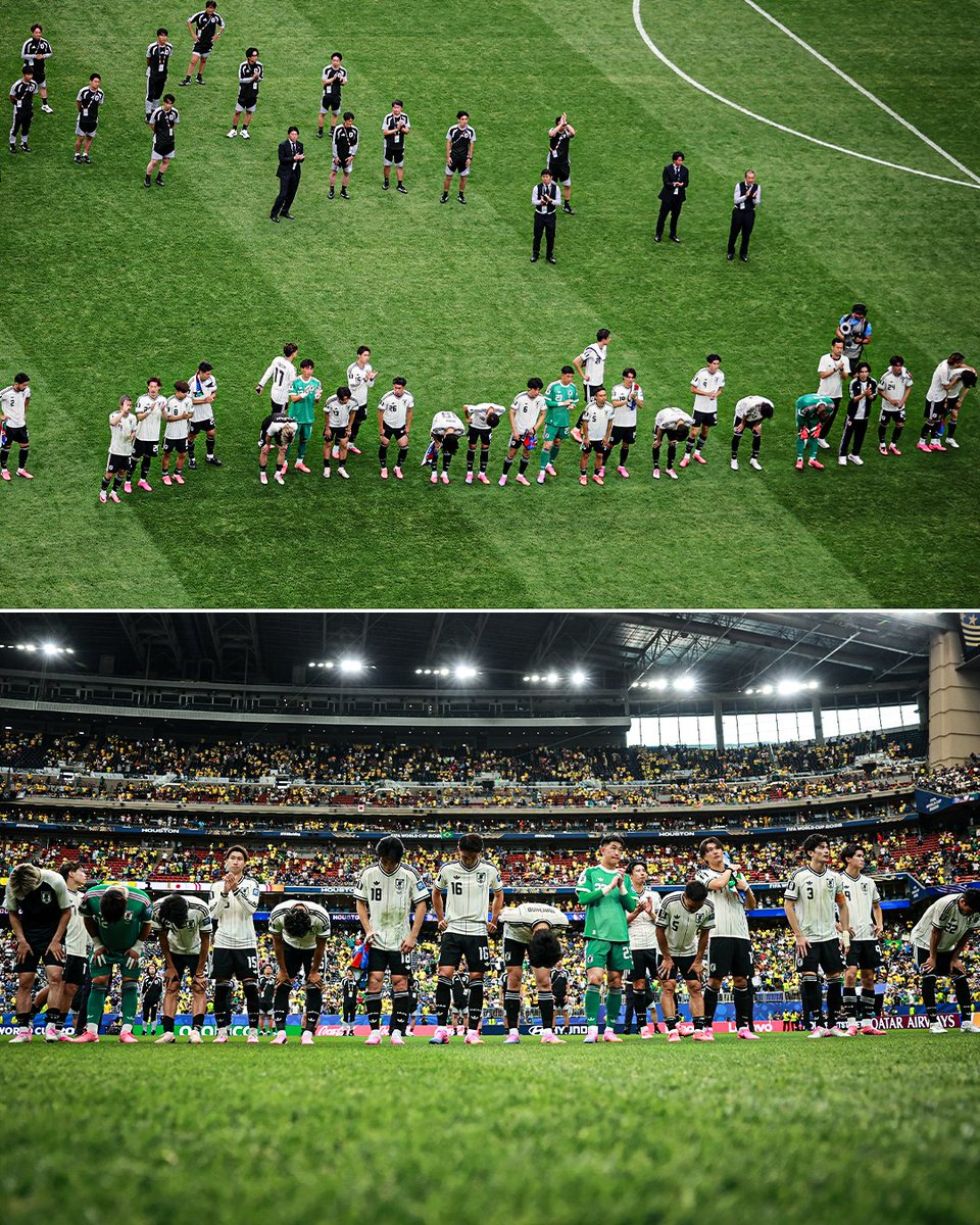 ESPNFC's tweet photo. Japan players bowing to their fans after their World Cup elimination ❤️ https://t.co/3XLndJWaR3