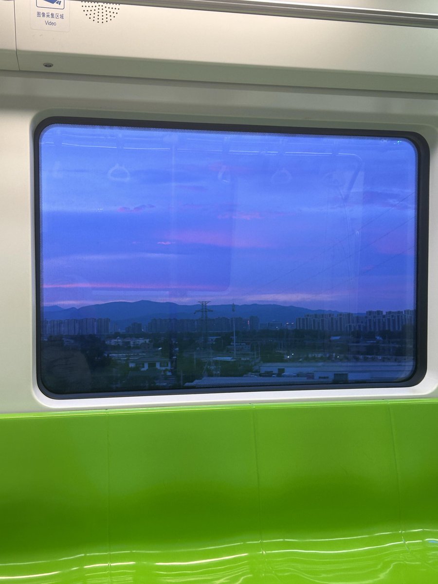 JosePetrone's tweet photo. Another smooth train ride from Shanghai to Hangzhou  Fresh air, nice views, perfect way to start the weekend! https://t.co/BXUlU3GMLr