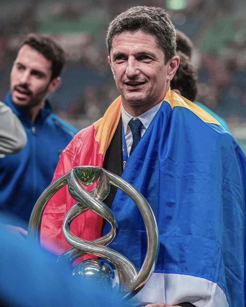 Sanchez_Out's tweet photo. 🚨🚨🚨
حسمت الامور مدرب السد القادم رازفان لوشيسكو
الله يوفقه في مشواره مع الزعيم السداوي 🥶
⚪️⚫️⚪️⚫️⚪️⚫️
🇶🇦🇶🇦🇶🇦🇶🇦🇶🇦🇶🇦
#السد
#Alsaad https://t.co/yR9puxJGPx