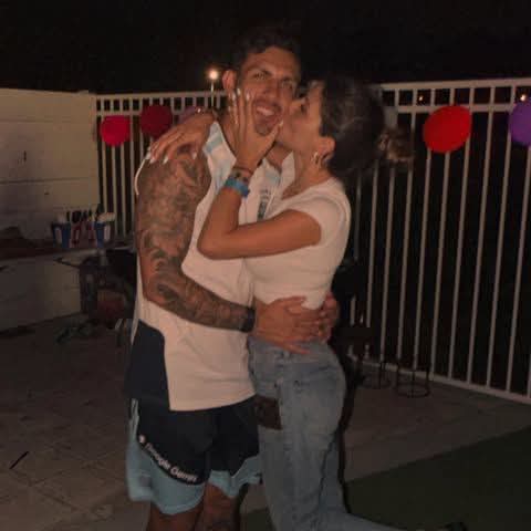 MundoBoca2019's tweet photo. 🎂¡Feliz Cumpleaños, Leandro #Paredes! 💙💛💙

✅Arrancó sus 32 años en Estados Unidos en pleno mundial con su familia. https://t.co/zopShvlQiR