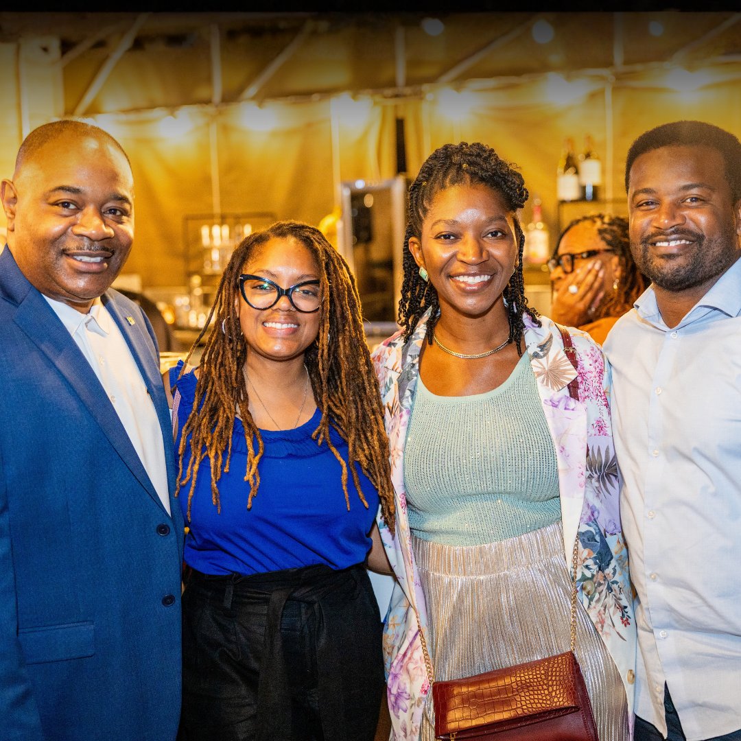 PittAlumni's tweet photo. From Pirates games to alumni receptions and professional development opportunities, Pitt events are happening in cities across the country this summer.

See what’s coming up near you 👉 https://t.co/1CHE8ubyfz https://t.co/Xswl7CLGH7