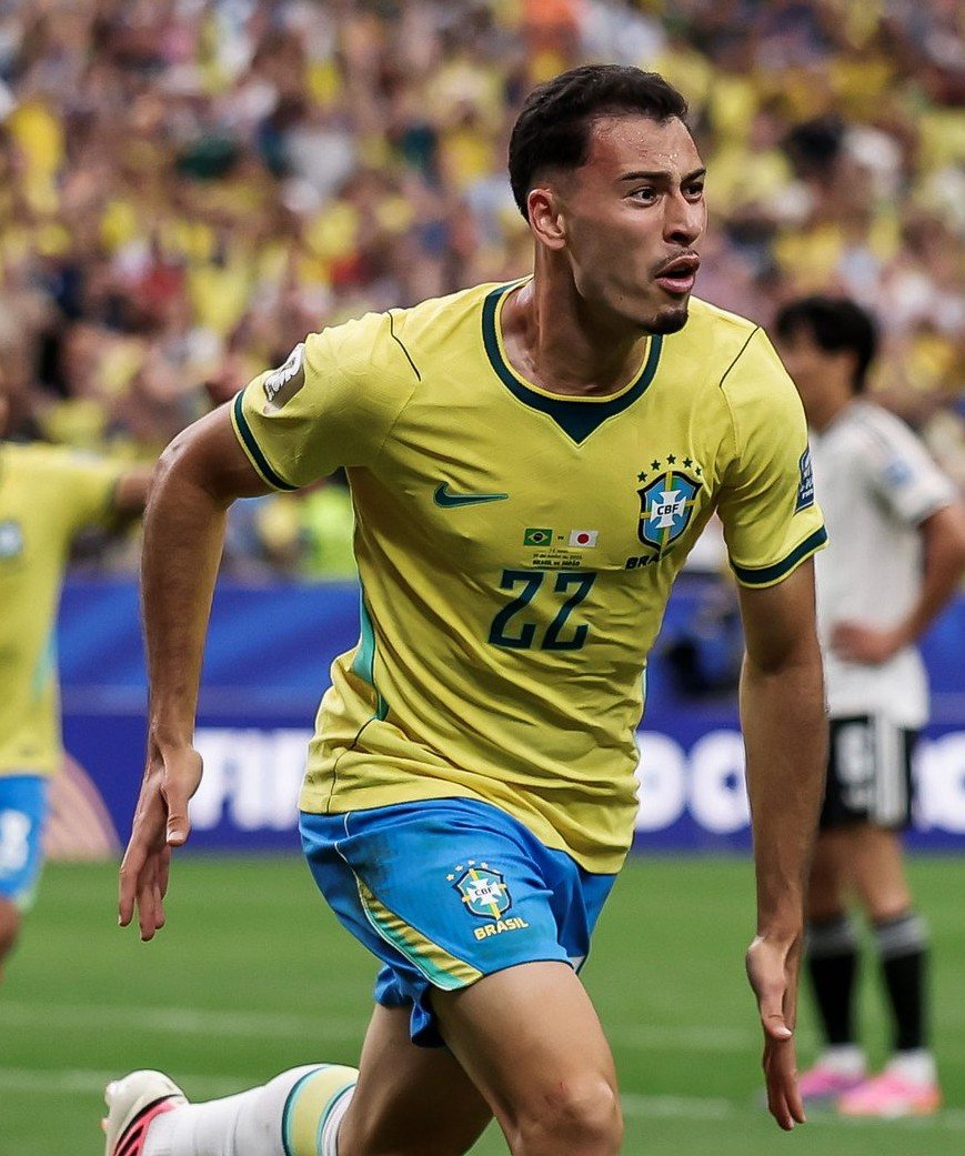 TriggerFCB's tweet photo. 🏆 Goles en fases K.O del Mundial

🇧🇷 Martinelli: 1 gol 
🇵🇹 Cristiano Ronaldo: 0 goles

Son datos y hay que darlos 🥶 https://t.co/NbIUELez20