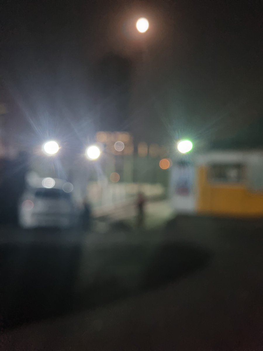sohrabr's tweet photo. من اون ماه و دادم به تو یادگاری ۶ 🚬 https://t.co/f2mCOrN8v7