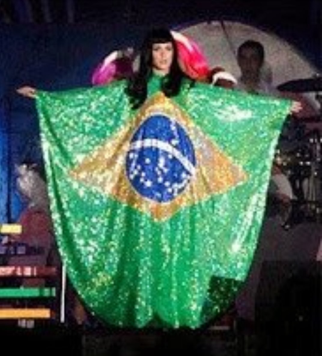 fortnightimes's tweet photo. falo mal de futebol, mas não pode ter jogo do brasil que tô assim: https://t.co/BvG5kjKMlU