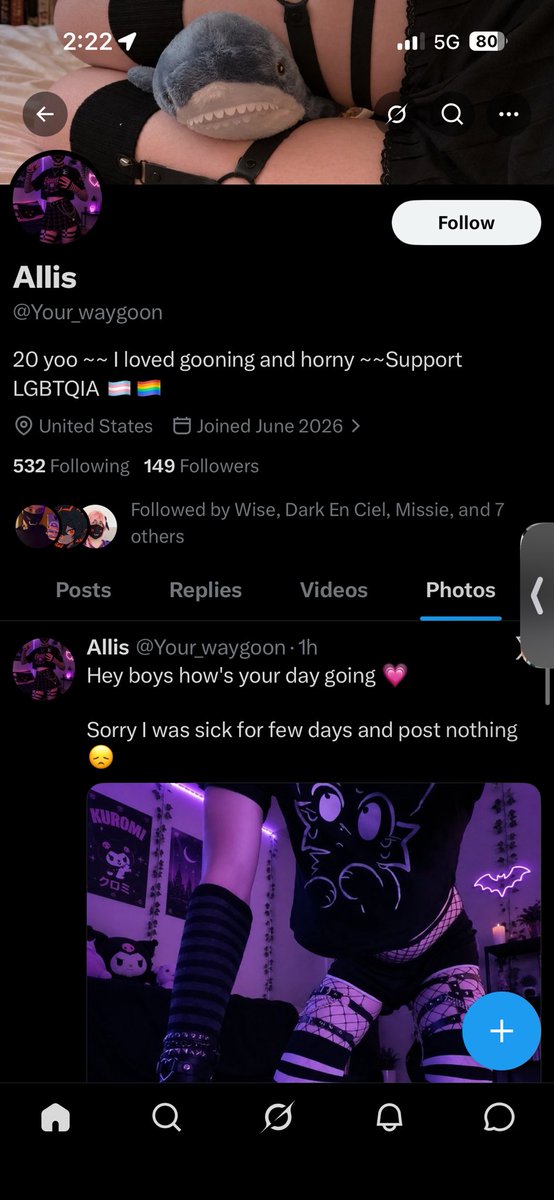 water109a's tweet photo. Is you ever seen anyone like this. They are a scammer. If you go through their “art” you can see it’s stolen https://t.co/uKfKiQUupT