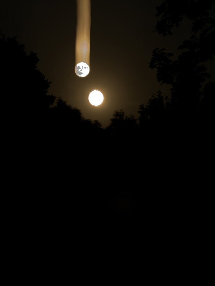 RConnR's tweet photo. @AJamesMcCarthy I accidentally made it look like a flaming meteor was about to wipe us all out! And I think it is smiling 🤣 https://t.co/OVeSmgJb3l