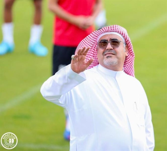 saeed_hosan's tweet photo. والله يا أ داود ولوكان القرار لي لكتفيت بترشيح أ صالح ابو نخاع لاسباب عده 
1- مهتم جدا باللاعبيين الشباب والناشين وليس مجرد مهتم بل يهتم في ادق التفاصيل لدى اللاعبين وقريب 
2- شخصيه قويه في اتخاذ القرارات لا يهمه الاسماء 
3- تجربه فيده مع نادي ضمك وايضا ادارته في الاموال اثناء ادارته 
4- لا يحب المغامره شديد الحرص لديه فراسه في المجال الرياضي واللاعبين وايضا المدربين 
5- له تجارب واكبر تجربه نادي ضمك بامكانيات ضئيله وعندما صعد النادي لم تجد لديه اي تصرفات ماليه غير منطقيه واعتقد كان نادي ضمك اول من يقدم الملاءة المالية ايضا كان النادي بمصاف الخمسه الكبار 
6- والله ليس حب شخصي فيه لكن قناعه شخصيه اهم صفه في المرشح يكون شجاع حاسم صارم لا يخاف ويعرف متى يستخدم هذي الصفات