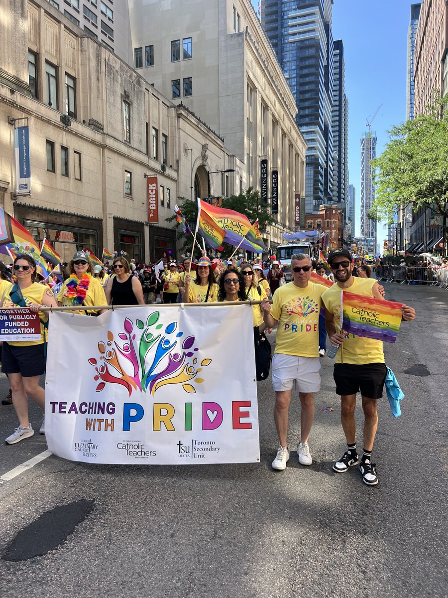 TECT951's tweet photo. TECT and other OECTA Members proudly participated in the Toronto Pride Parade  in support of members of the LGBTQIA2S+ Community. @PrideToronto @OECTAProv #pride #loveislove https://t.co/WS2iGGQ9CU
