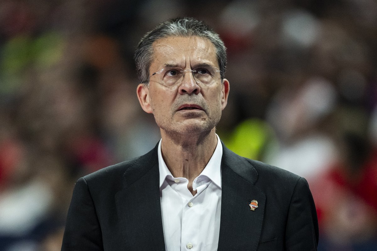 carrusel's tweet photo. 🚨🏀 Pedro Martínez será el nuevo entrenador del @RMBaloncesto 

👉El técnico de @valenciabasket, campeón de la ACB, relevará a Sergio Scariolo

👉Scariolo está citado mañana para que se lo comuniquen

🚨‼️@PacojoSER y @martacasas confirman la noticia adelantada por @marca https://t.co/eEMZzYw4dA