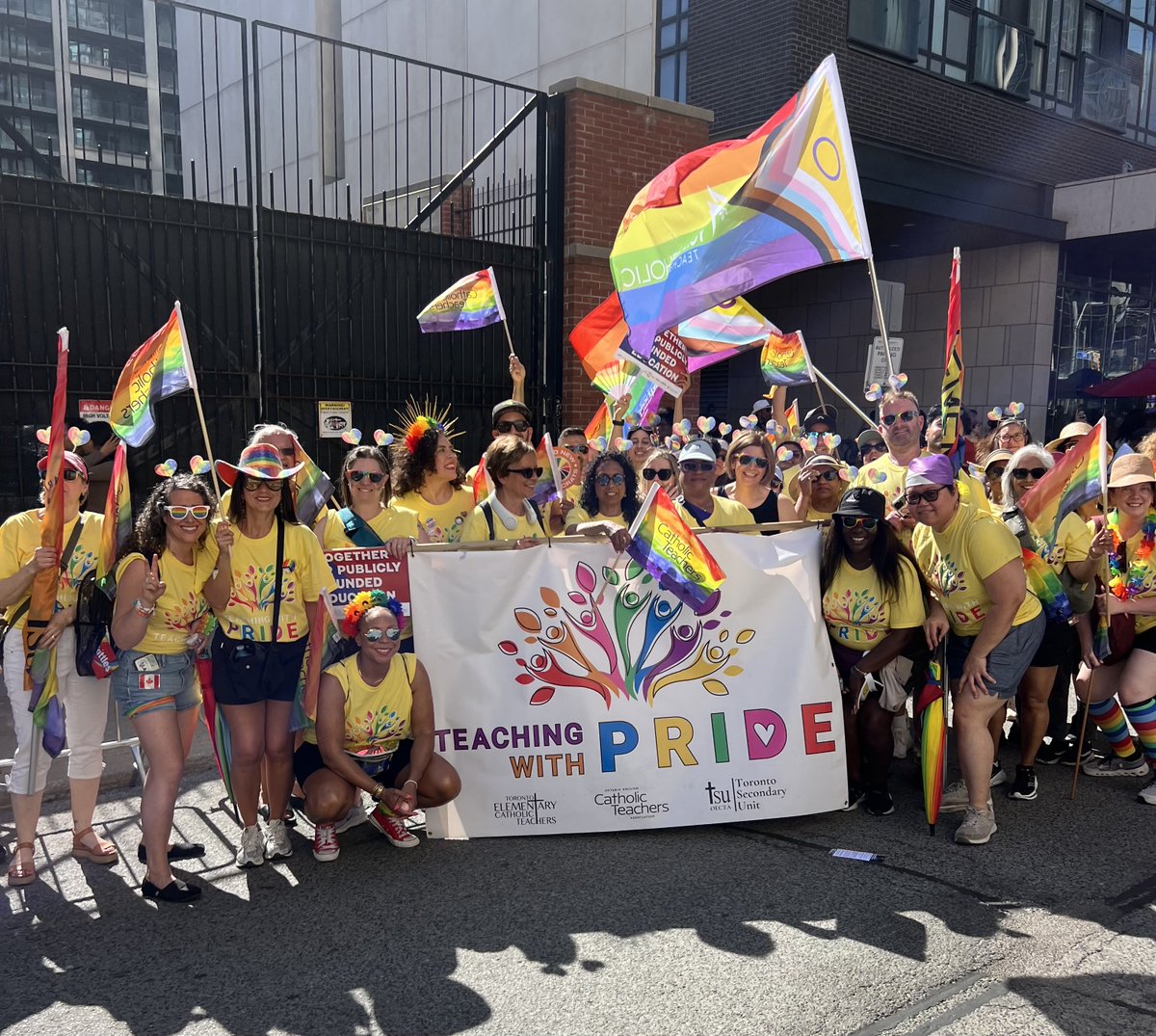 TECT951's tweet photo. TECT and other OECTA Members proudly participated in the Toronto Pride Parade  in support of members of the LGBTQIA2S+ Community. @PrideToronto @OECTAProv #pride #loveislove https://t.co/WS2iGGQ9CU