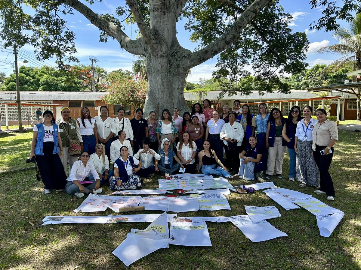 MisionONUCol's tweet photo. En #Buga adelantamos socialización de la #Res1325 de Mujer, Paz y Seguridad con lideresas del centro del #ValleDelCauca. Con @MAPPOEA #GIZ @ficonpaz @Arqui_Cali continuamos impulsando la territorialización del Plan de Acción Nacional junto a sociedad civil y autoridades locales. https://t.co/RMcLr5JqmA