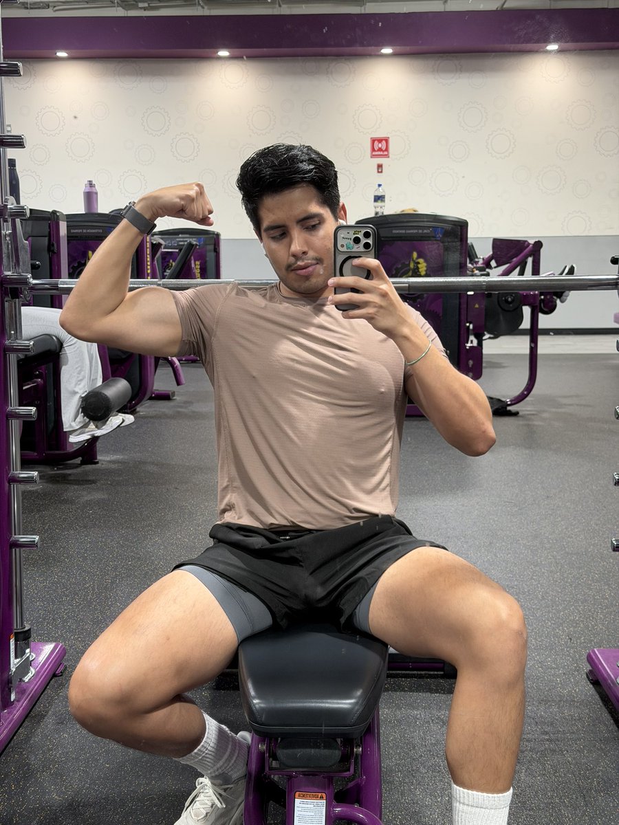 ericleinesn's tweet photo. Lunes de gym? 😈 https://t.co/lg8vl1fpUn