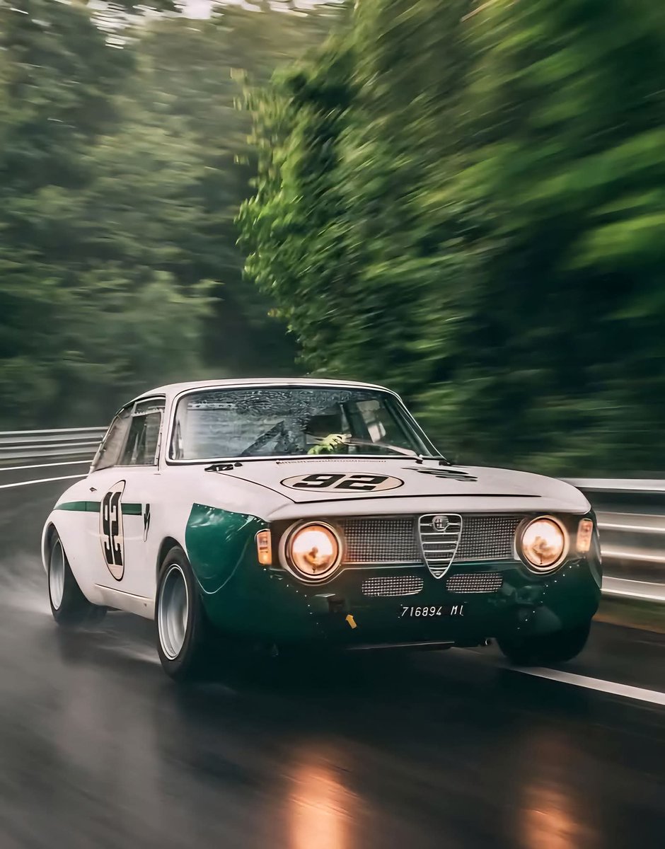 alfamale87's tweet photo. Alfa Romeo Giulia GT https://t.co/VBxztbu5q6