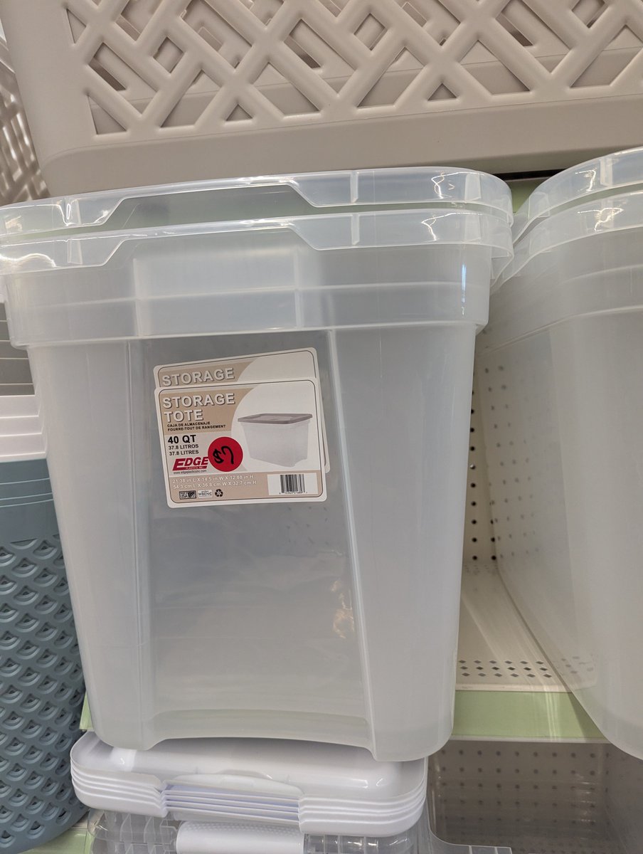 Nathan07___'s tweet photo. Has anybody ever tried making a gonk Droid out of stuff from only Dollar tree ? I feel like it is possible. https://t.co/4qetKrEPig