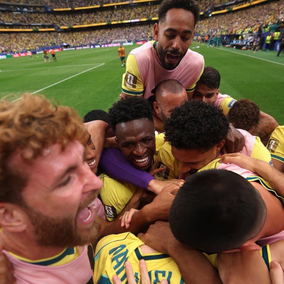 BrasilEdition's tweet photo. 🇧🇷🇧🇷🇧🇷🇧🇷🇧🇷🇧🇷 https://t.co/JNKG8DRWXq