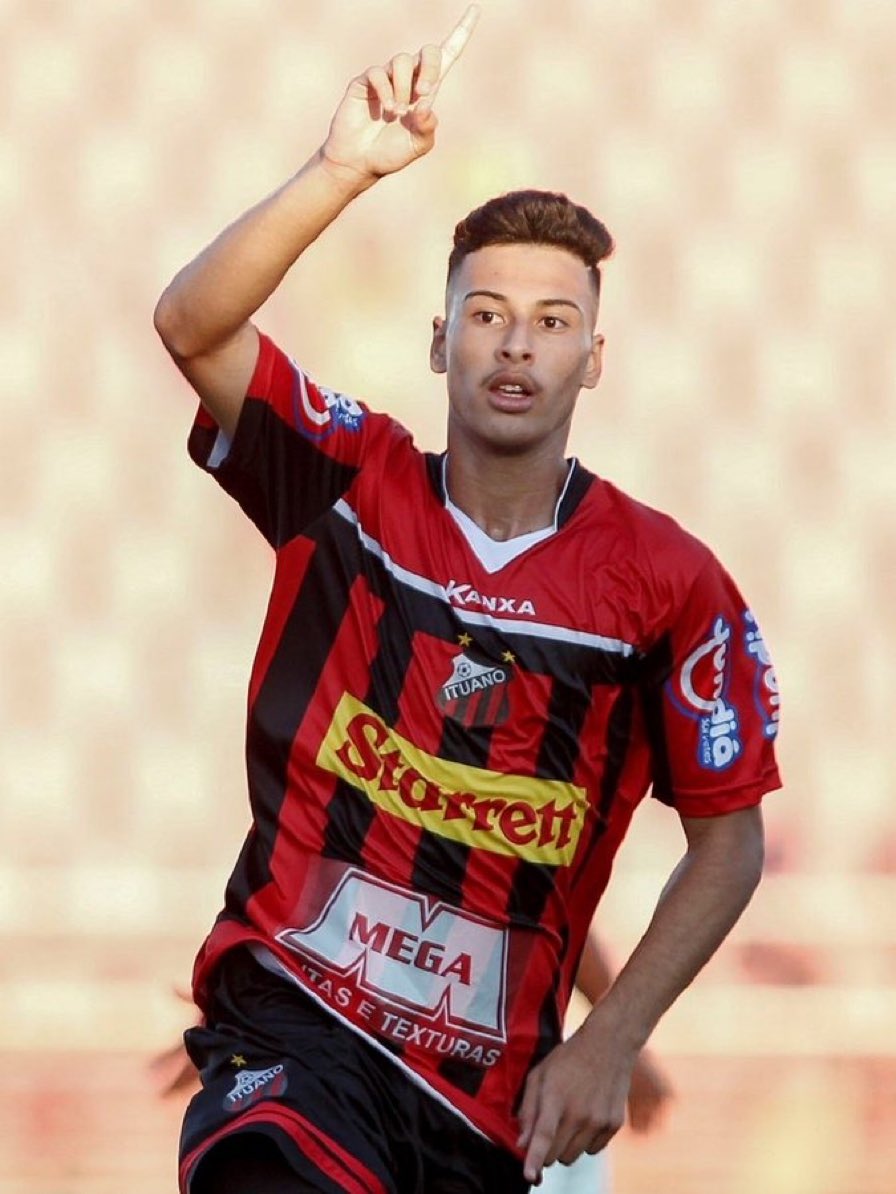 Noitedecopa's tweet photo. Não se engane.

Gabriel Martinelli se criou no ITUANO! https://t.co/PCMWc5FChi