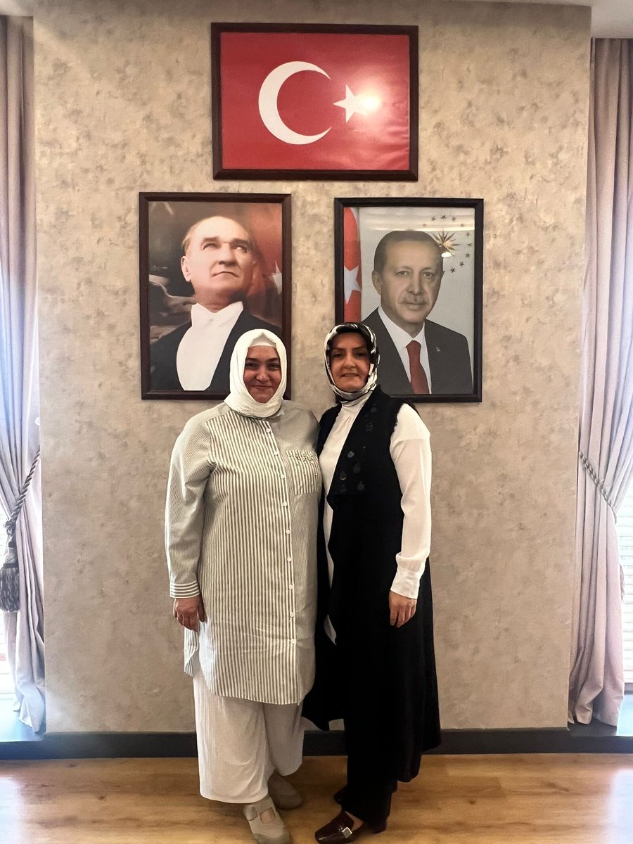 selmaakin's tweet photo. Esenyurt Belediye Başkan Yardımcısı Sayın Yeşil Aytulum’u ziyaret ederek verimli bir sohbet gerçekleştirdik. Nazik ev sahipliği ve misafirperverlikleri için kendilerine teşekkür ediyor, çalışmalarında başarılar diliyoruz. https://t.co/k68Uhepgtt