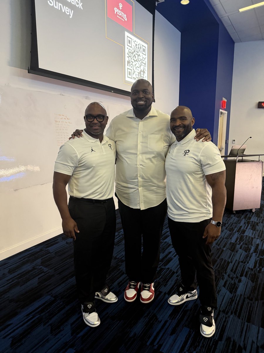 Fernandochoices's tweet photo. After my talk someone said, “I’ve never seen a speaker be that vulnerable.”

I believe God called me to tell my whole story so others find the courage to stop pretending and live authentically. @CoachC_Foster Thanks for having me! https://t.co/VlxNGn7gFl