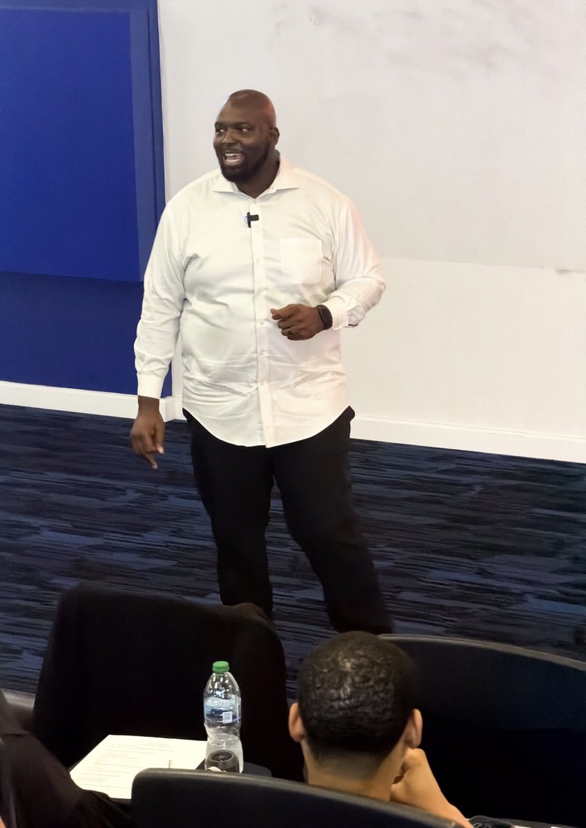Fernandochoices's tweet photo. After my talk someone said, “I’ve never seen a speaker be that vulnerable.”

I believe God called me to tell my whole story so others find the courage to stop pretending and live authentically. @CoachC_Foster Thanks for having me! https://t.co/VlxNGn7gFl