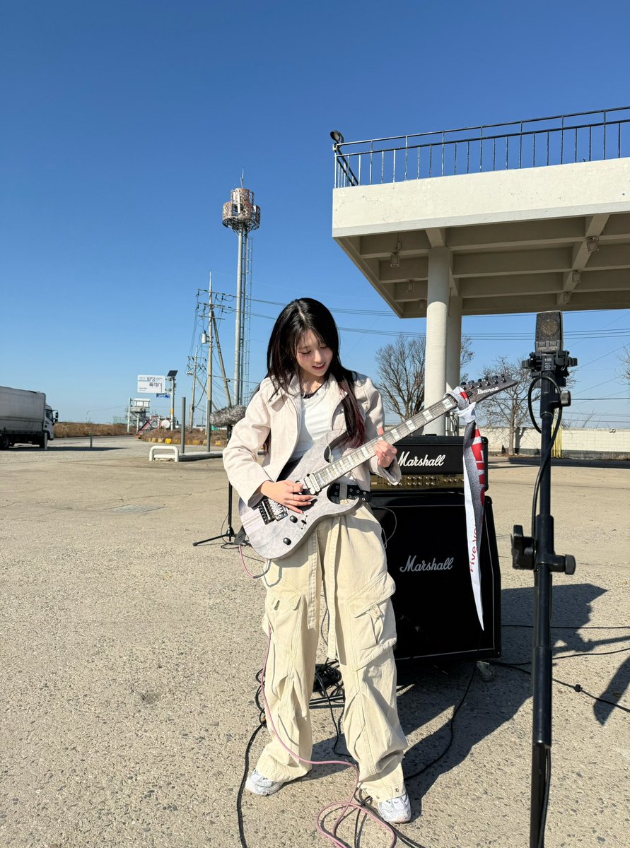 ricca_com's tweet photo. 1theK 야외녹음실 나왔다!🎸
링크: https://t.co/Uv8FhL9OQB
#감성글 #트랜스젠더 #x친소 https://t.co/zCHKjGy0ER