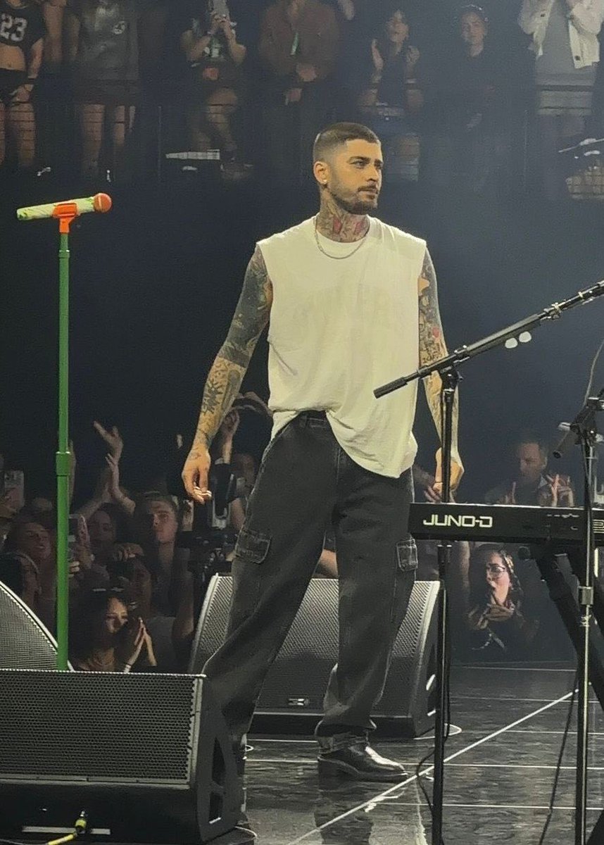 swimmingseaz's tweet photo. This fit is so underappreciated https://t.co/DKPALxeNuJ