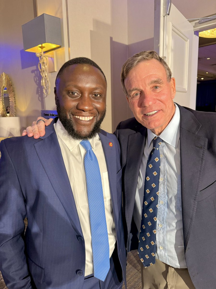 rodmakelele's tweet photo. It was great to briefly reconnect and chat with US Senator @MarkWarner . I appreciated the chance to share a quick update on Tech Peace for Congo and our work connecting responsible technology, ethical supply chains, education, and peacebuilding for communities impacted by the minerals powering today’s digital economy.

#TechPeaceforCongo