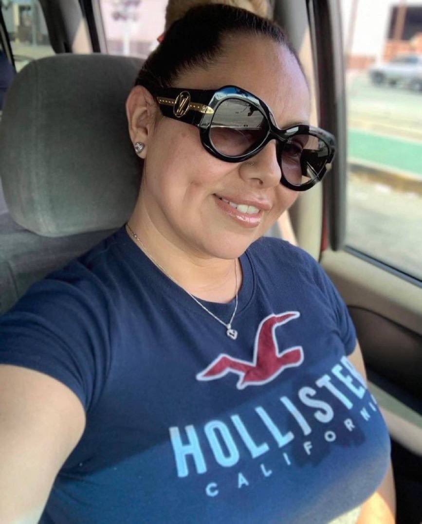 incestuoso_18's tweet photo. Aquí la  #mama de  @diboxnd vaya culote que tiene la mamá de este #cuckson 
#cuckson #cuck #mexican #hispanic #bull #bully #bbc #bwc #milf #candid https://t.co/kMqYuUJdLy