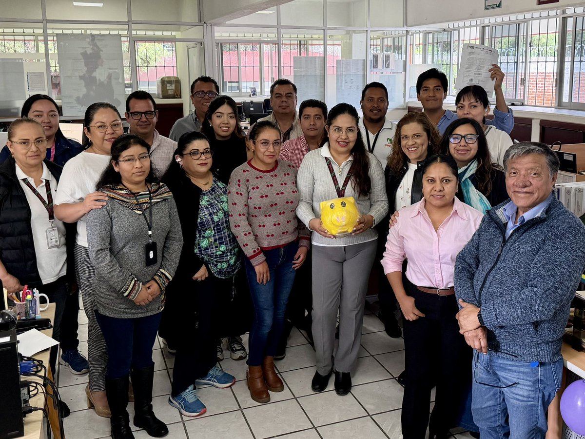CECyTEPUE's tweet photo. 🤝 Con el compromiso de fortalecer la cultura de la solidaridad y la responsabilidad social, se realizó la entrega de las alcancías Teletón 2026 @CRITPuebla a las diferentes áreas de la Dirección General.
#PorAmorAPuebla  #CECYTEPuebla #HazloEnGrande https://t.co/P9UDA6iXv3