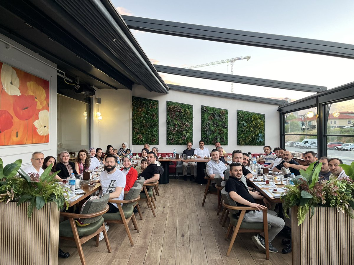 kastamonudsm's tweet photo. 🎉 Görevde Yükselme Sınavı sonucunda Müdür Yardımcılığı görevine atanan Kurum Şefimiz Adem Paç için kurum personelimizin katılımıyla veda yemeği düzenledik.

Özverili çalışmaları ve kurumumuza katkıları için teşekkür ediyor, yeni görevinde başarılar diliyoruz. 👏🇹🇷 https://t.co/7iHAiDFSwU