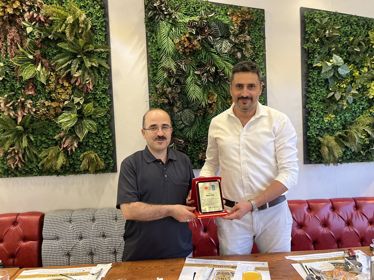 kastamonudsm's tweet photo. 🎉 Görevde Yükselme Sınavı sonucunda Müdür Yardımcılığı görevine atanan Kurum Şefimiz Adem Paç için kurum personelimizin katılımıyla veda yemeği düzenledik.

Özverili çalışmaları ve kurumumuza katkıları için teşekkür ediyor, yeni görevinde başarılar diliyoruz. 👏🇹🇷 https://t.co/7iHAiDFSwU