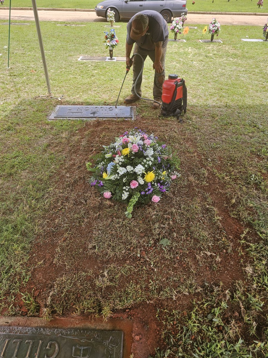 StMichael_Angel's tweet photo. These are some of the closings, the one with the small square was a cremation hole. https://t.co/4gD9ewq3CA