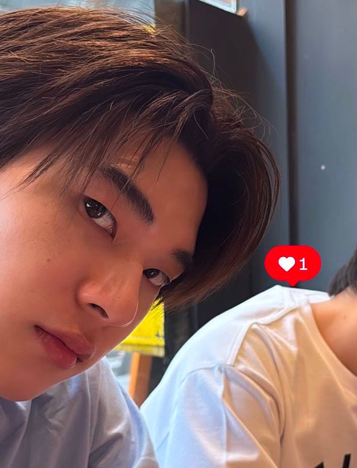 senipich's tweet photo. หมุจิ๋ว หน้าสด เดทกับแฟนอินปารีสอะ 🥺💘 https://t.co/QOcQHIBdyC