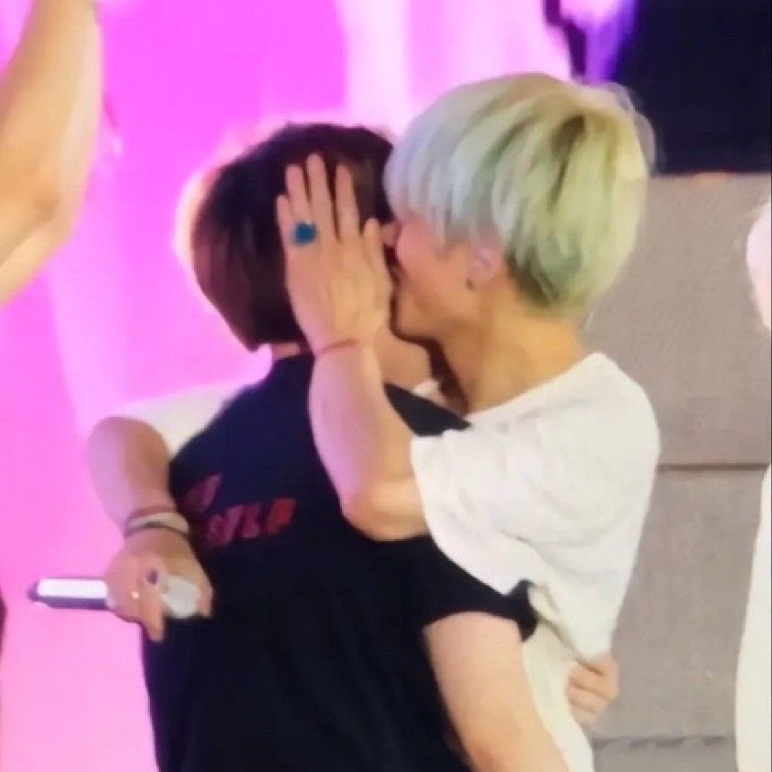 Jeonungji's tweet photo. tkkers be like https://t.co/GRTPdgoIn7