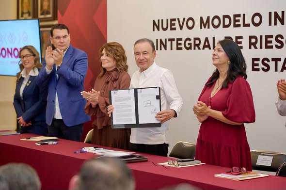 oscargoulloa's tweet photo. Gobernador Durazo construye un nuevo modelo de prevención y protección civil para Sonora https://t.co/xChtyownUQ https://t.co/utghXhnpww